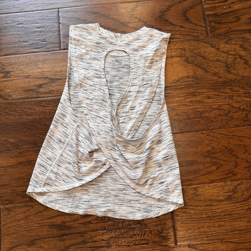 Lululemon Fast as Light tank top sz 4